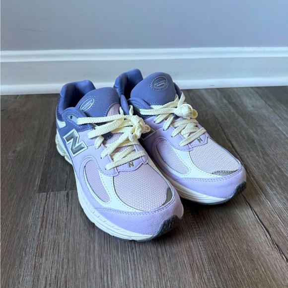 New Balance 2002R Nergy Sneakers Running Shoes Anthro Purple White Size 5 6.5 - Picture 1 of 16